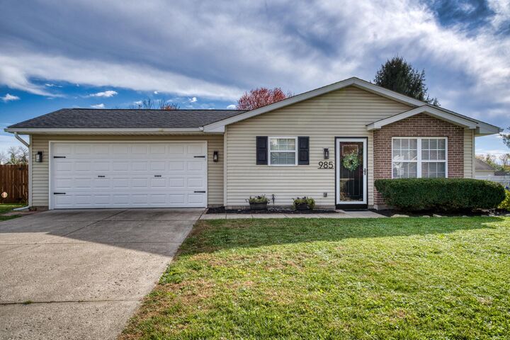 Property Photo:  985 Garfield Avenue  OH 43055