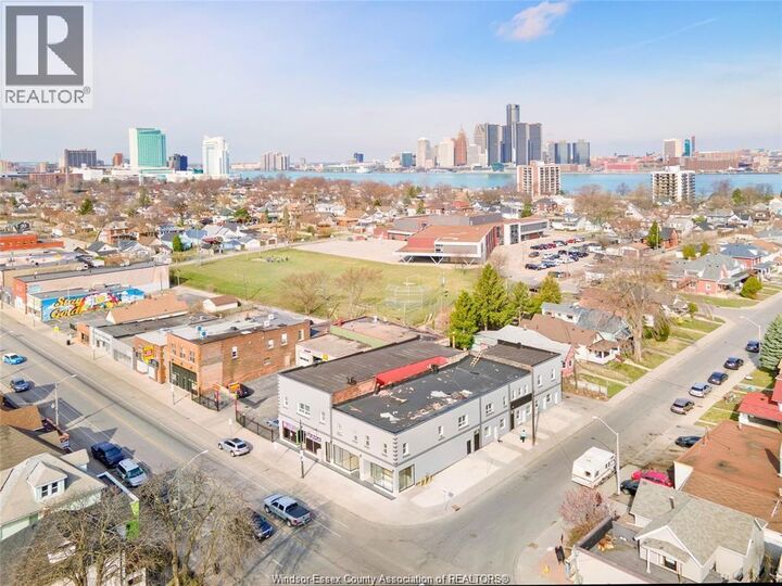 Property Photo:  581 Pierre Avenue 4  ON N9A 2K1 