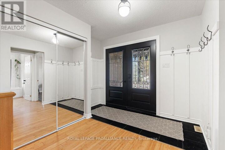 Property Photo:  90 High Street  ON K0L 1L0 