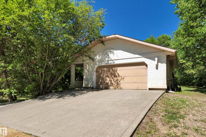 Property Photo: 50470 Rge Road 234 40 AB T4X 0L7