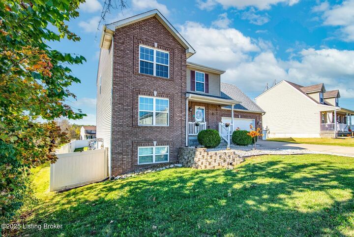 Property Photo: 5013 S Woodland Dr KY 40160