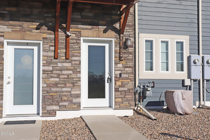 Property Photo:  3165 Sullivan Loop  ND 58504