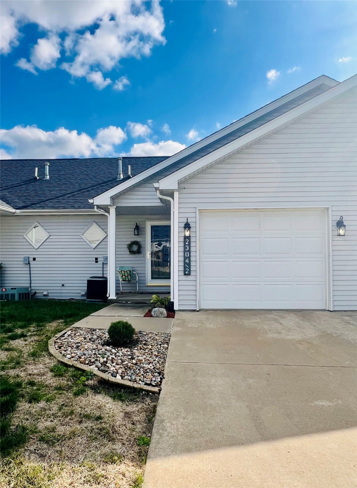 Property Photo:  2304 Bos Landen Drive 2  IA 50219 