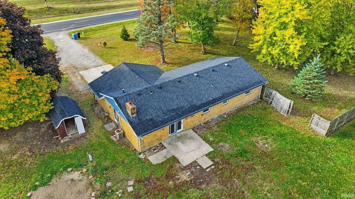 Property Photo: 4395 E Lincolnway Road IN 46725-9052