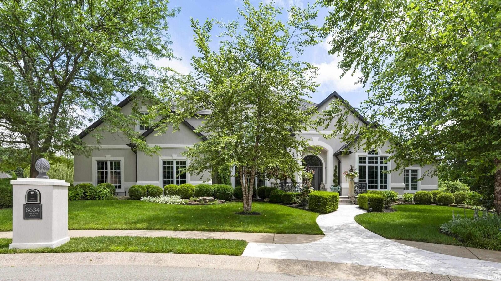 Property Photo:  8634 Briarose Court  IN 47630