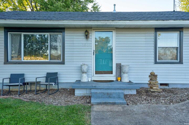 Property Photo:  1311 S Third Street  IN 47601