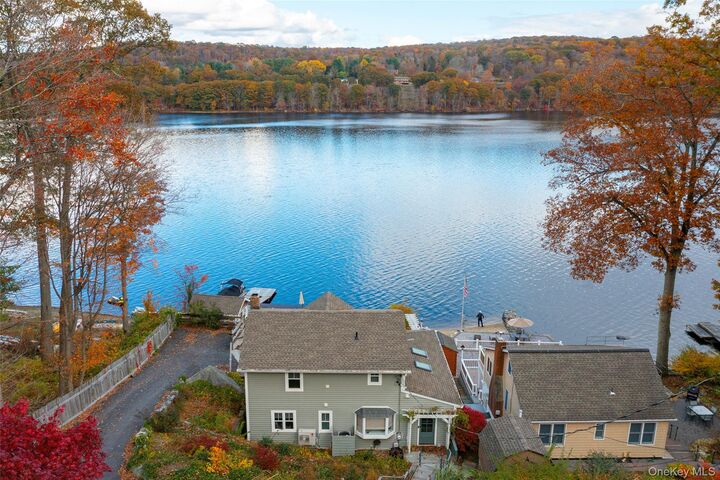 Property Photo:  70 Lakeview Drive  NY 12531 