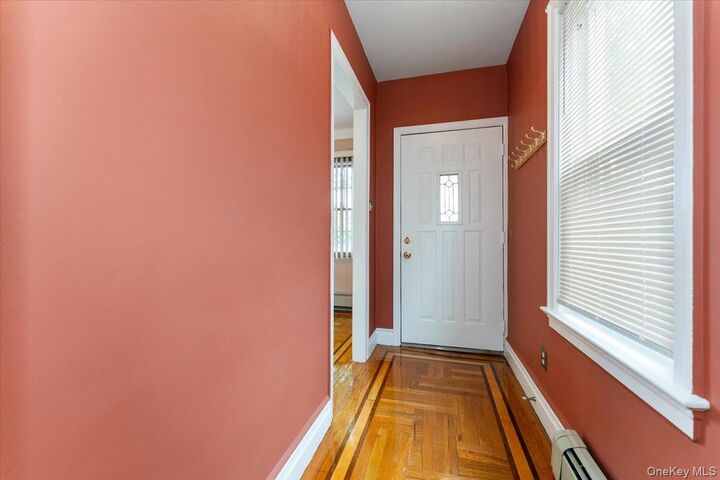 Property Photo:  3183 Waterbury Avenue  NY 10465 