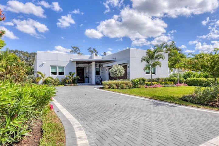 Property Photo:  2711 Blossom Drive  FL 34239