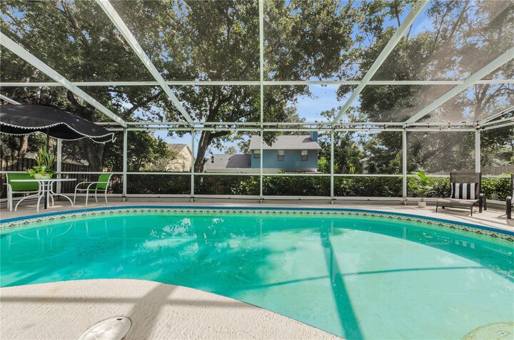 Property Photo:  1916 River Crossing Drive  FL 33596