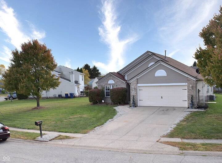 Property Photo:  10825 Sedgegrass Drive  IN 46235 