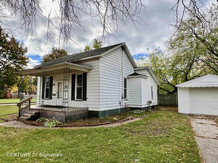 Property Photo:  705 Wayne Street  MI 48602