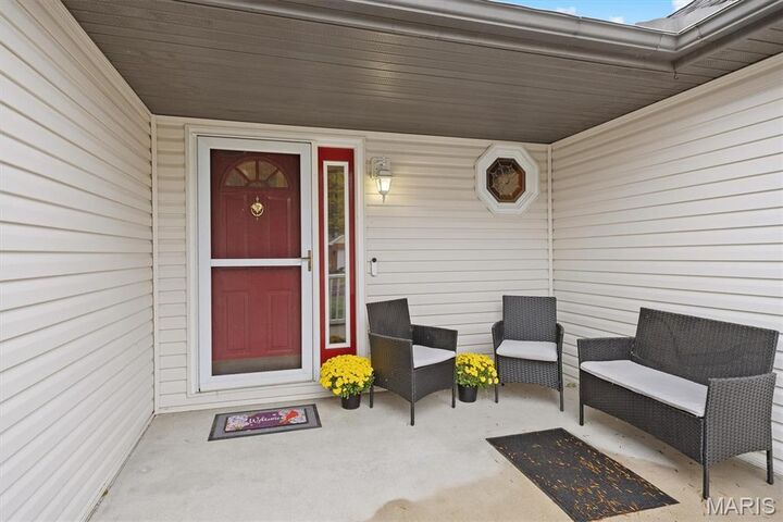 Property Photo:  939 Dere Bere Drive  IL 62258