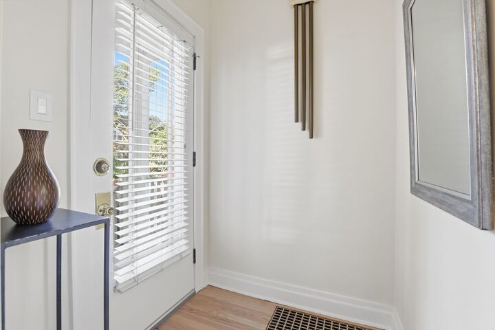 Property Photo:  3725 N Richmond Street  IL 60618 