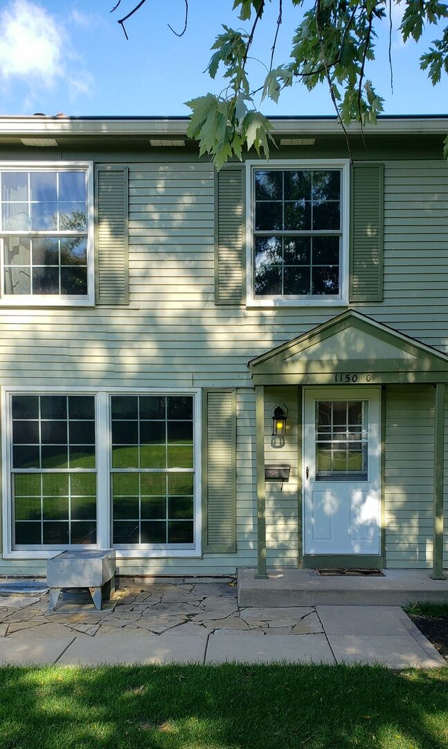 Property Photo: 1150 Mount Vernon Court C IL 60189