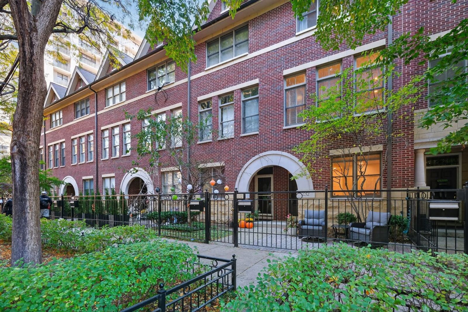 Property Photo:  232 E Cullerton Street  IL 60616 