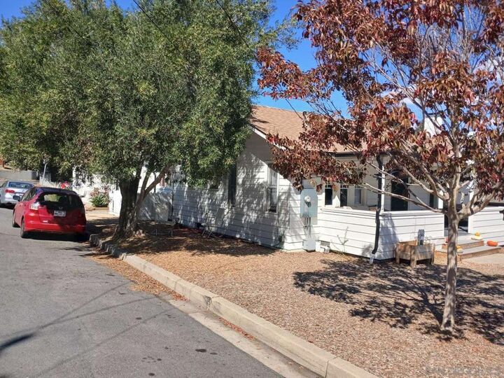 Property Photo: 644 Mountain View St CA 93405