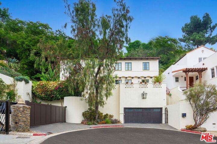 7939 Hillside Avenue  Los Angeles CA 90046 photo