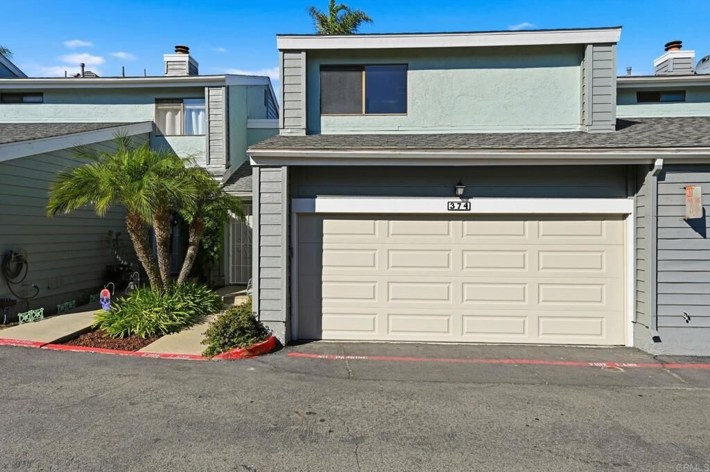 Property Photo: 374 Forest Place CA 92083