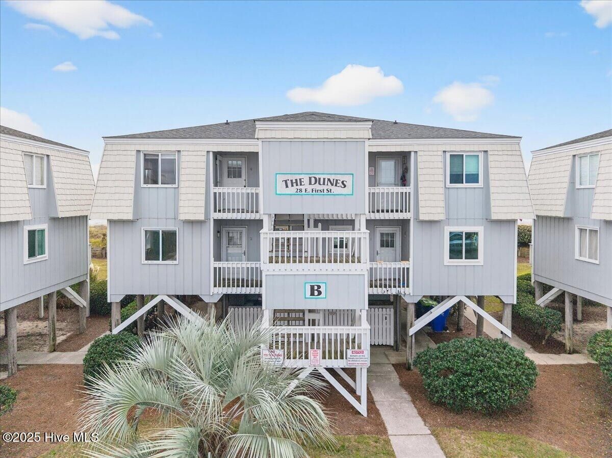 Property Photo:  28 E First Street 2B  NC 28469 