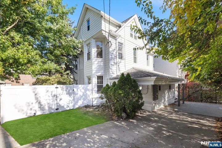 Property Photo:  46 Garden Place  NJ 07020 