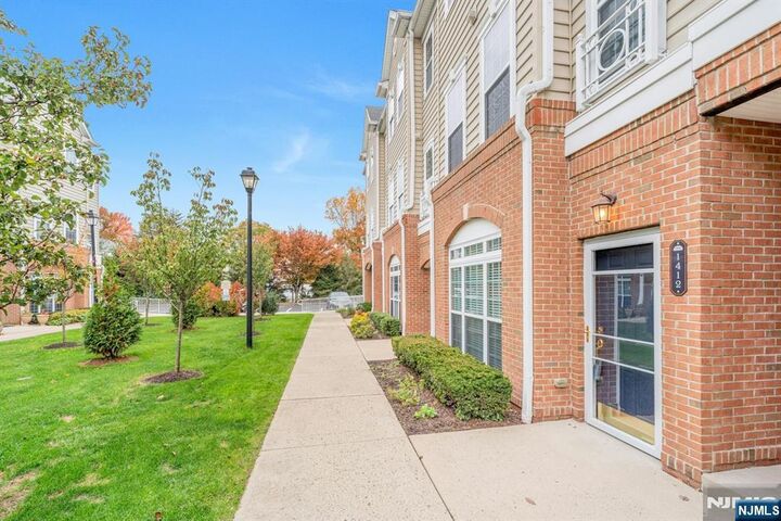 Property Photo:  1412 Hamilton Street  NJ 07109 