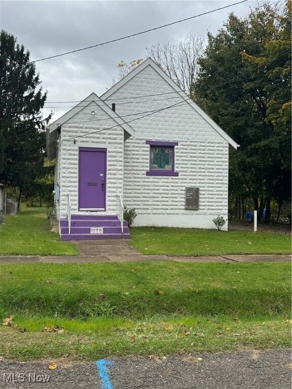 Property Photo: 1145 Stiles Street NW OH 44485