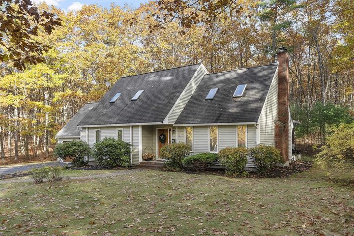 Property Photo:  21 Teague Drive  NH 03079-1261