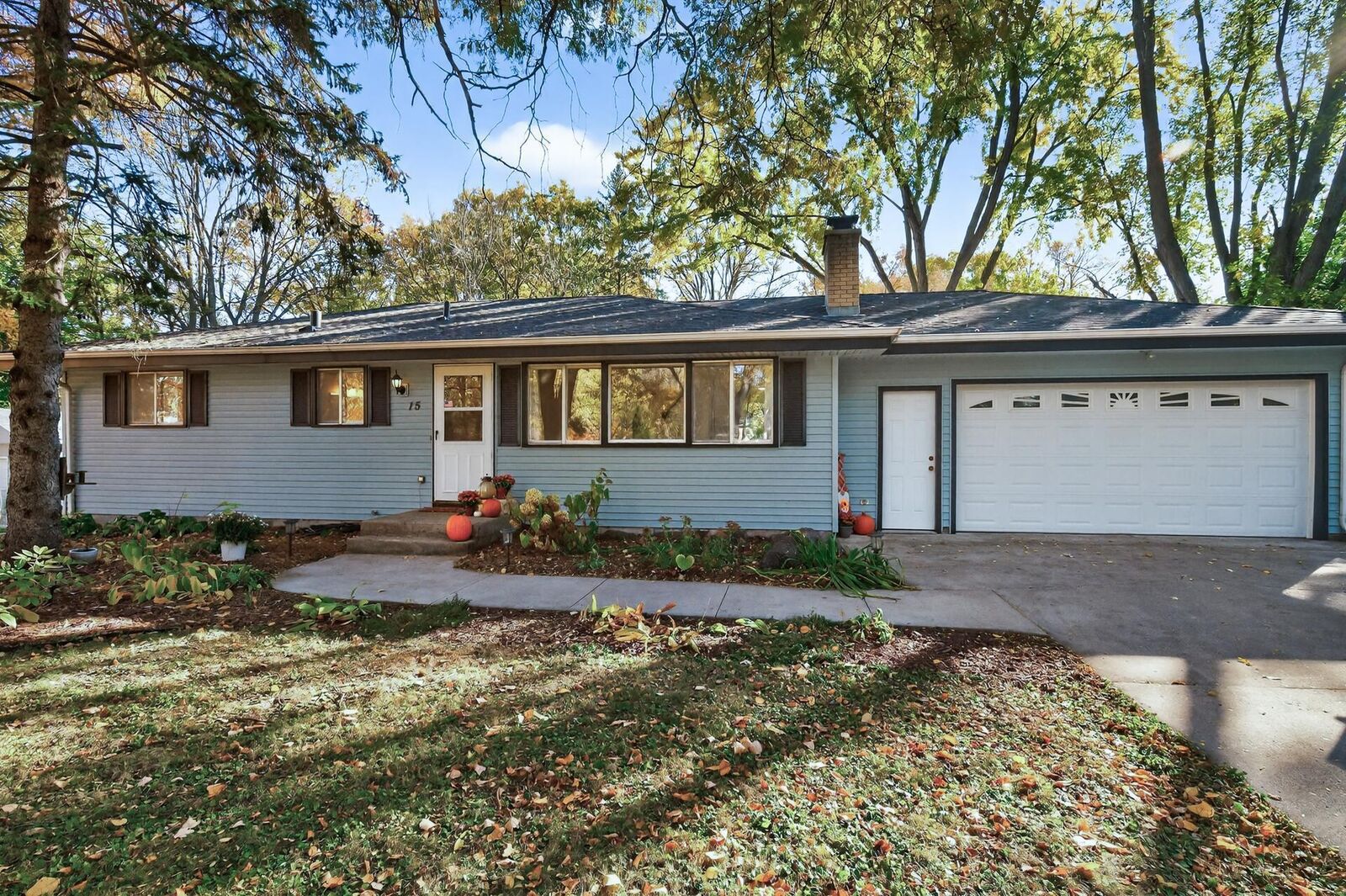 Property Photo:  15 Union Terrace Lane N  MN 55441 