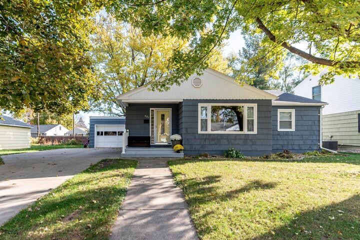 731 Belwood Drive  Mankato MN 56001 photo