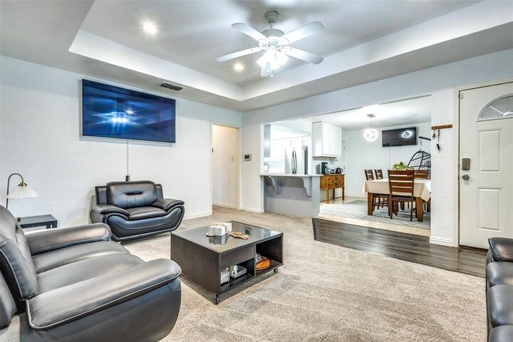 Property Photo:  414 E Hazelwood Street  TX 75407 