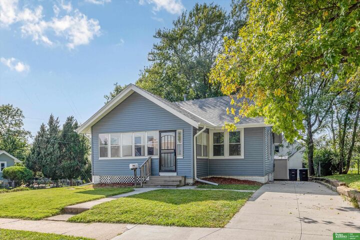 Property Photo:  1104 N 45th Street  NE 68132