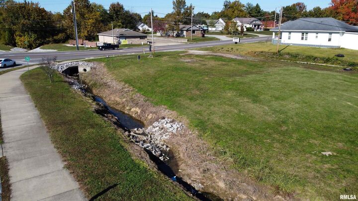 Property Photo:  1300 S Division Street  IL 62918 