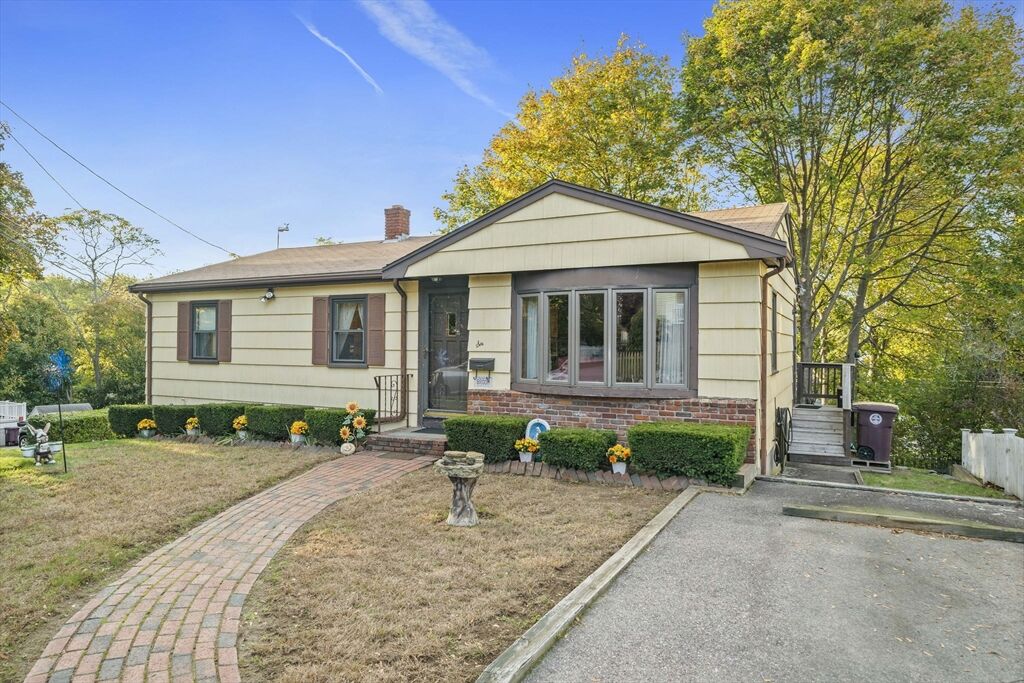 Property Photo:  6 Grand View Road  MA 02191 