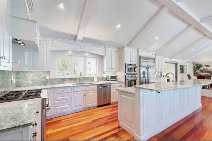 Property Photo:  10 Viking Rd  MA 01890 