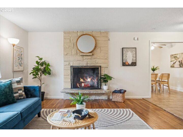 Property Photo:  48 SE 195th Ave  OR 97233