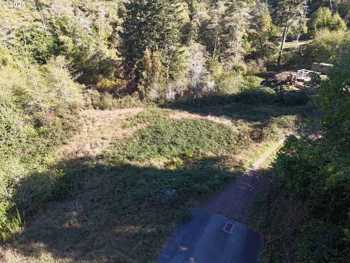 Property Photo:  Brooke Ln 4  OR 97415 
