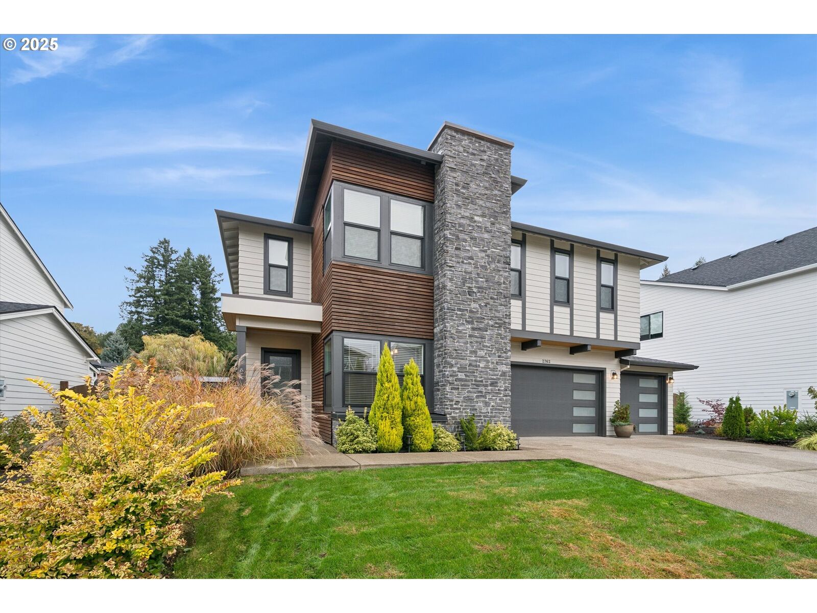 Property Photo:  2762 Dahlia Dr  OR 97068 