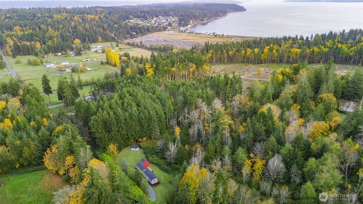 32 E Mountain View Rd  Camano Island WA 98282 photo