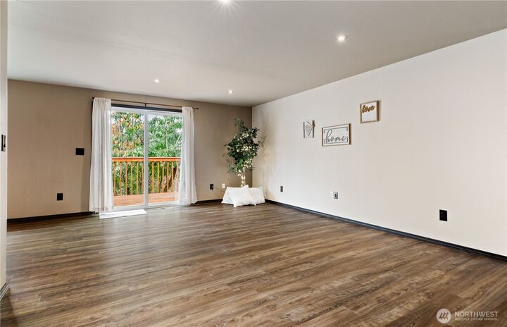 Property Photo: 1740 SW Nienhuis Street WA 98277