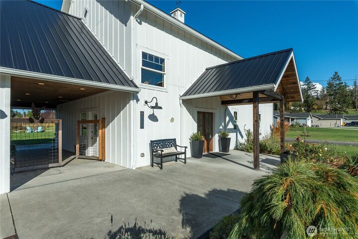 Property Photo:  157  Russell Road  WA 98282 