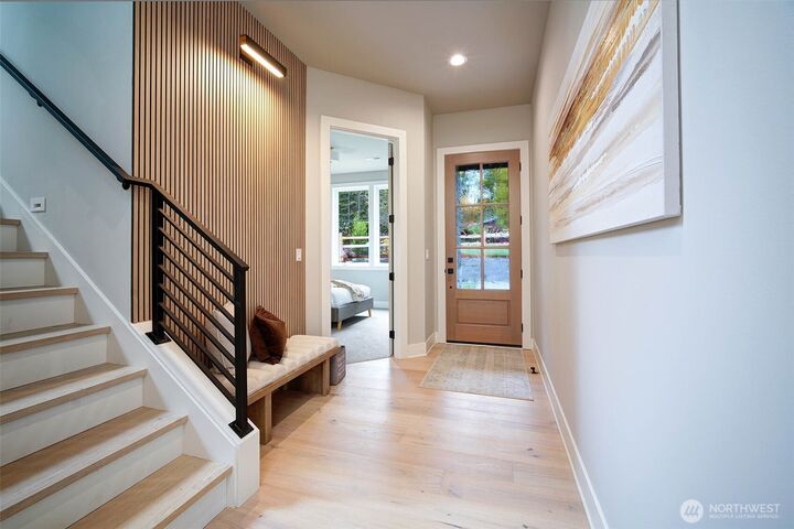 Property Photo:  6524  128th Avenue NE  WA 98033