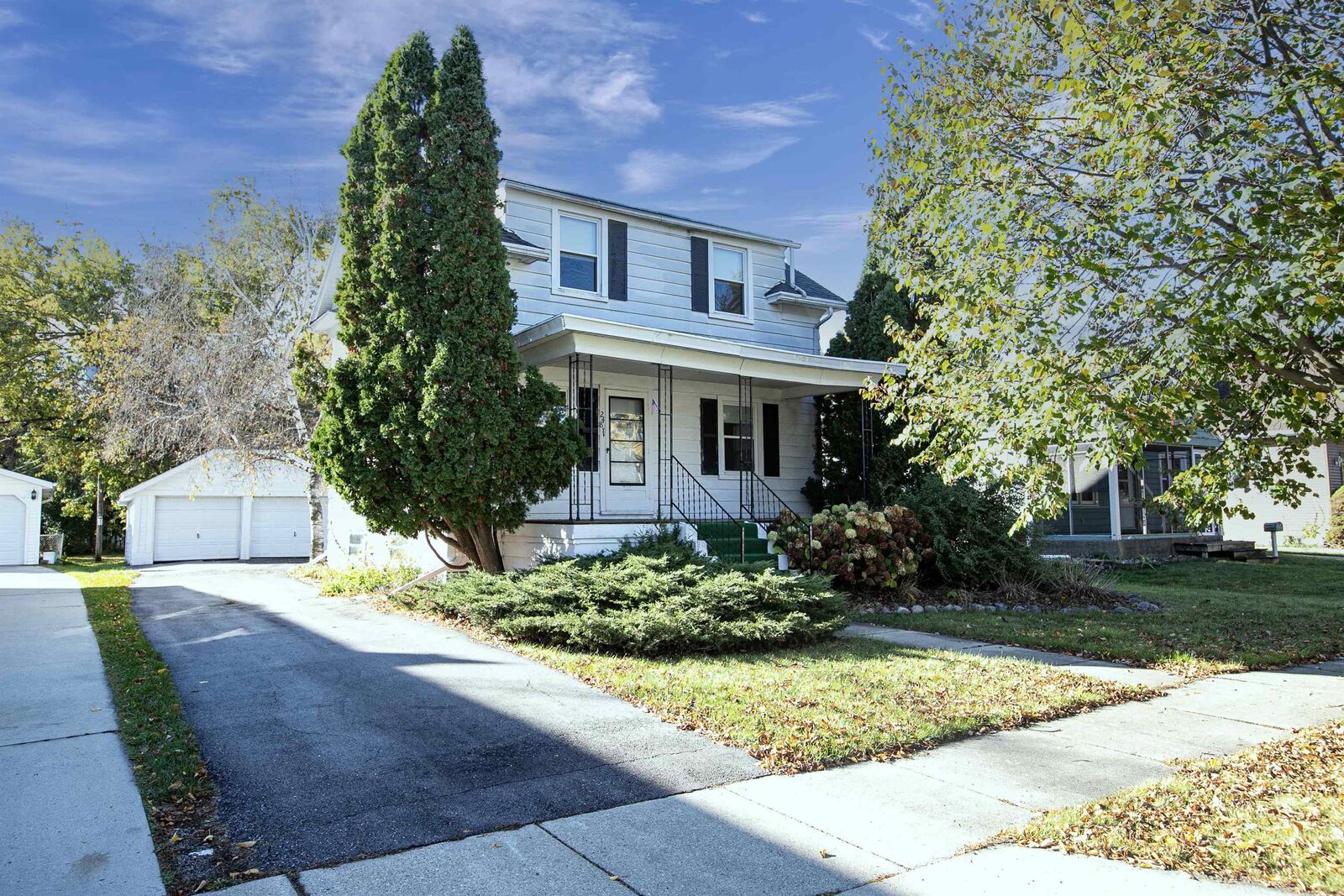 Property Photo:  248 E Bank Street  WI 54935-2422