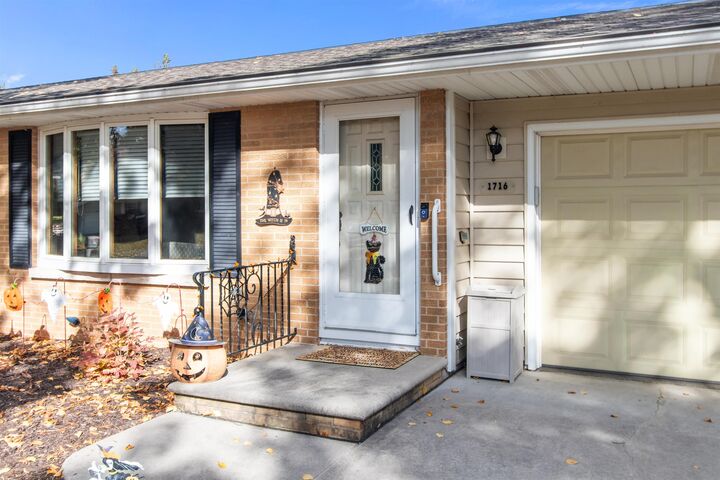 Property Photo:  1716 Nancy Avenue  WI 54303