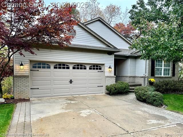 Property Photo:  2376 Forest Hills Drive  MI 48359