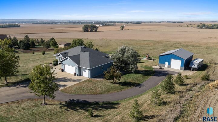 Property Photo:  48223 Hiawatha Pl  SD 57013