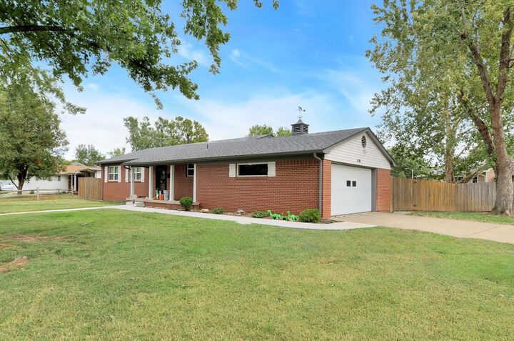 Property Photo: 1120 N Murray KS 67212