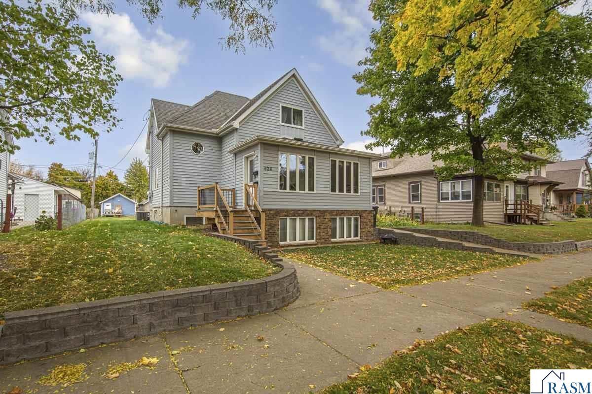 Property Photo: 624 W 5th Street MN 56001