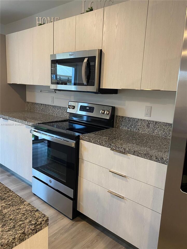 Property Photo:  916 NW 8th St 3  FL 33034 