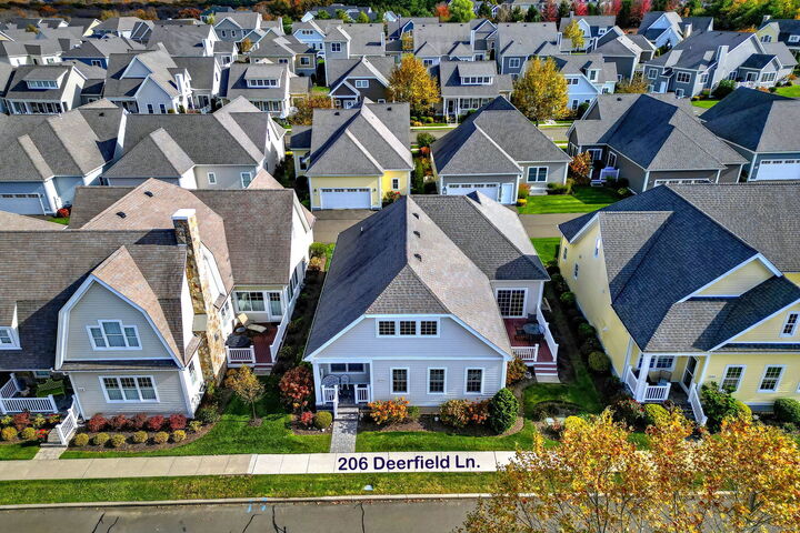 Property Photo:  206 Deerfield Lane 206  CT 06477 